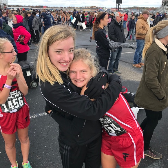 Meet your Posher, Addison - Picture 4 of 6